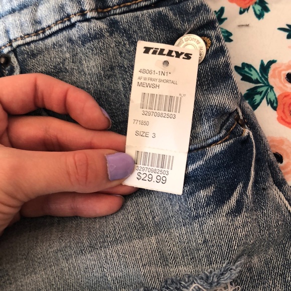 Overall shorts - Picture 3 of 7